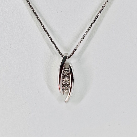 S925 .06Ct Round Cut Diamond Pendant Necklace - Picture 7 of 7